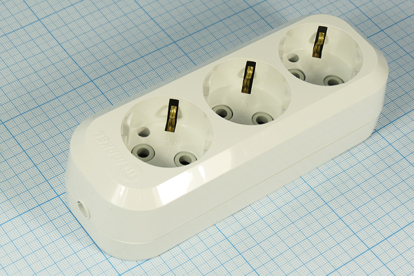 гн пит AC CEE7/4x3\\16/250\каб\\бел\\розеточн.блок --- Разъемы питания AC(сетевые вилки, розетки, тройники)