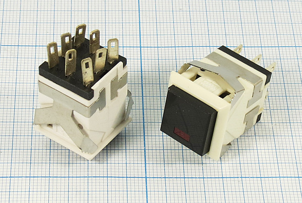 ПКн\250\ 3\(DPDT)\17x17\бел\чер&ILкрСД\\8C\KD2-22\ --- Переключатели кнопочные