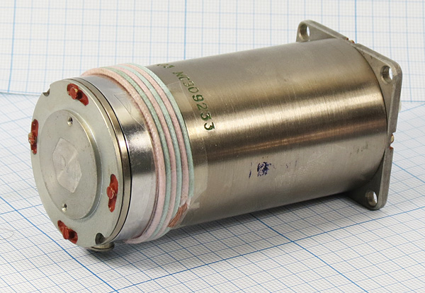 двиг  27В\40x90m105\ 4500\39мНм\ДПР-72-Ф1-03\ --- Двигатели
