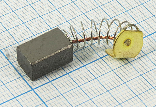 двиг щетка\ 6,5x 7,5x14\пруж/пятак9,5\\FERM 650wt --- Щетки для электродвигателей