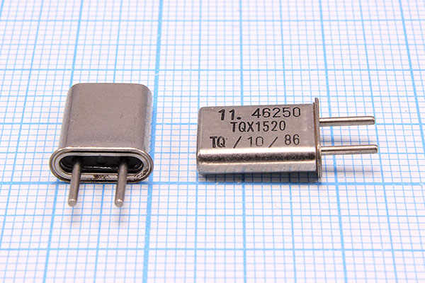 11462,5 \HC42U\32\\\\ХСР 1Г (TQX1520) --- Кварцевые резонаторы (пьезокерамические, диэлектрические, ПАВ (SAW), резонаторы из других пьезоматериалов)
