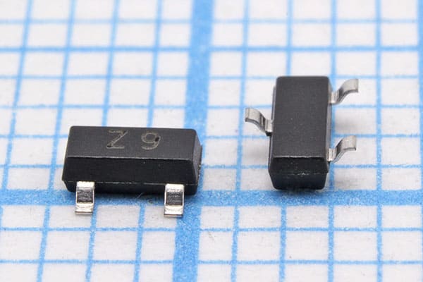 Дстаб    4,7\0,3Вт\SOT-23\BZX84-C4V7 --- Стабилитроны