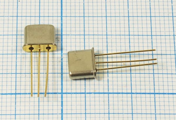 28207 \UM5-3\\\\\1Г бу NDK (169.400) --- Кварцевые резонаторы (пьезокерамические, диэлектрические, ПАВ (SAW), резонаторы из других пьезоматериалов)