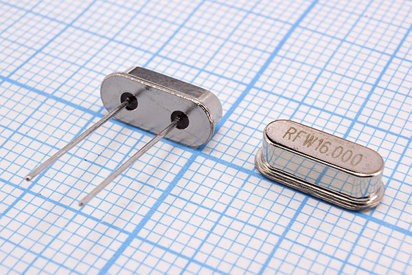 16000 \HC49S3\16\ 30\ 30/-20~70C\RFWI\1Г(RFW16.000 --- Кварцевые резонаторы (пьезокерамические, диэлектрические, ПАВ (SAW), резонаторы из других пьезоматериалов)