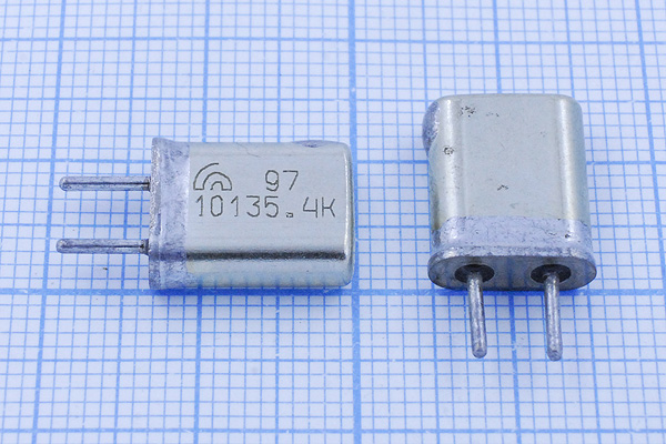 10135,4 \HC25U\\\\МА\1Г --- Кварцевые резонаторы (пьезокерамические, диэлектрические, ПАВ (SAW), резонаторы из других пьезоматериалов)