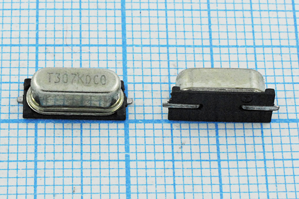 3072 \SMD49S4\20\ 30\\TQ3330S\1Г (T307KDCO) --- Кварцевые резонаторы (пьезокерамические, диэлектрические, ПАВ (SAW), резонаторы из других пьезоматериалов)
