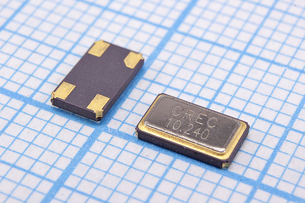 10240 \SMD06035C4\20\ 20\ 20/-20~70C\XMB\1Г CREC --- Кварцевые резонаторы (пьезокерамические, диэлектрические, ПАВ (SAW), резонаторы из других пьезоматериалов)