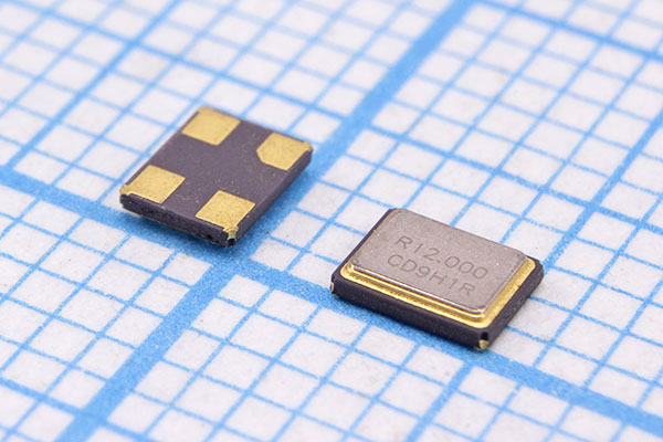 12000 \SMD03225C4\ 9\ 15\ 15/-10~60C\XMD\1Г CREC --- Кварцевые резонаторы (пьезокерамические, диэлектрические, ПАВ (SAW), резонаторы из других пьезоматериалов)