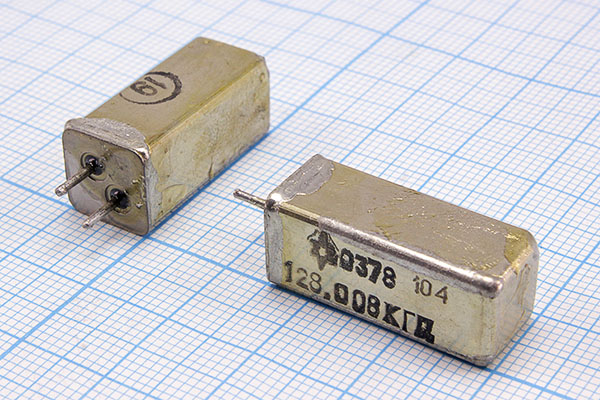 128,008 \УГ\\\\\1Г 11x11x25 --- Кварцевые резонаторы (пьезокерамические, диэлектрические, ПАВ (SAW), резонаторы из других пьезоматериалов)