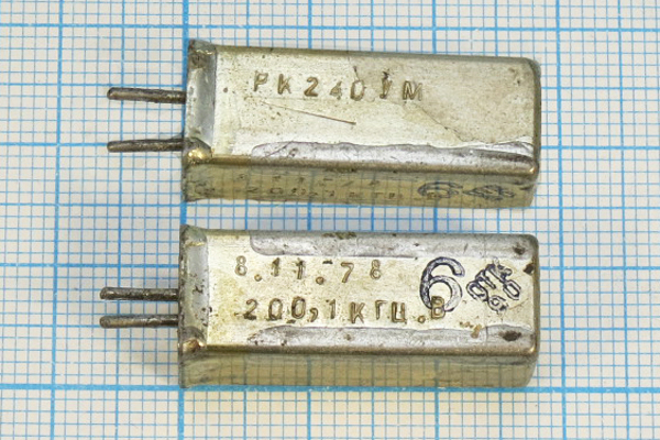 200,1 \УД\\\\РК240УМ\1Г 11x11x28 --- Кварцевые резонаторы (пьезокерамические, диэлектрические, ПАВ (SAW), резонаторы из других пьезоматериалов)