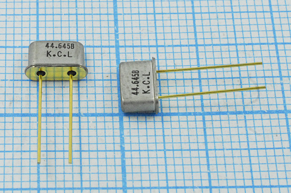 44645 \UM4\32\ 20\\\3Г (KCL44.645) --- Кварцевые резонаторы (пьезокерамические, диэлектрические, ПАВ (SAW), резонаторы из других пьезоматериалов)