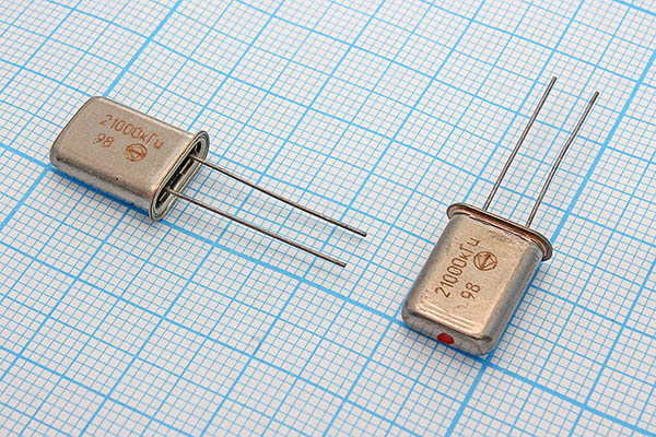 21000 \HC49U\S\\\РК374МД\1Г (21000кГц) --- Кварцевые резонаторы (пьезокерамические, диэлектрические, ПАВ (SAW), резонаторы из других пьезоматериалов)