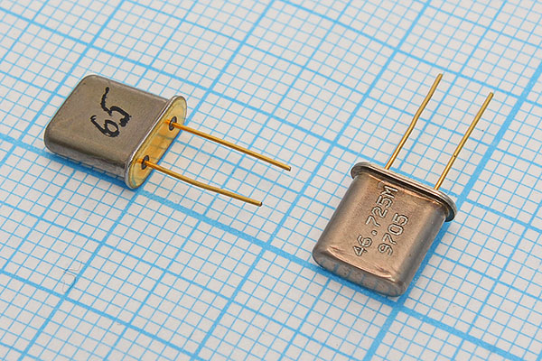 46725 \UM1\12\\\\3Г --- Кварцевые резонаторы (пьезокерамические, диэлектрические, ПАВ (SAW), резонаторы из других пьезоматериалов)