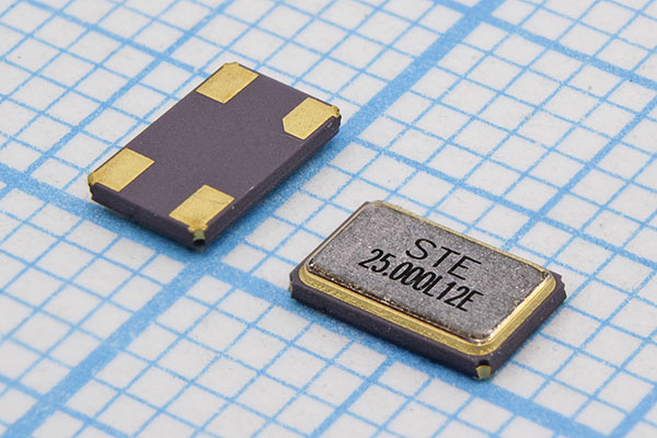 25000 \SMD05032C4\12\ 10\ 30/-40~85C\S5032\1Г --- Кварцевые резонаторы (пьезокерамические, диэлектрические, ПАВ (SAW), резонаторы из других пьезоматериалов)