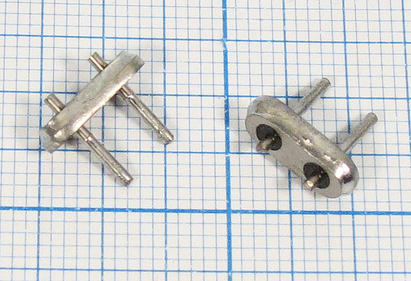 \HC25U\\\\основание резонатора HC25U или МА\ --- Кварцевые резонаторы (пьезокерамические, диэлектрические, ПАВ (SAW), резонаторы из других пьезоматериалов)
