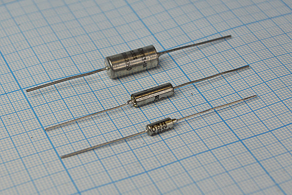 кэ     4,7\ 20\AXI 4x10\20\+125C\Ta\2L\К53-1АВ\ --- Конденсаторы ниобиевые и танталовые