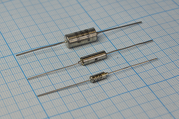 кэ     2,2\ 15\AXI 3x 8\20\+125\Ta\2L\К53-1АВ\1991 --- Конденсаторы ниобиевые и танталовые